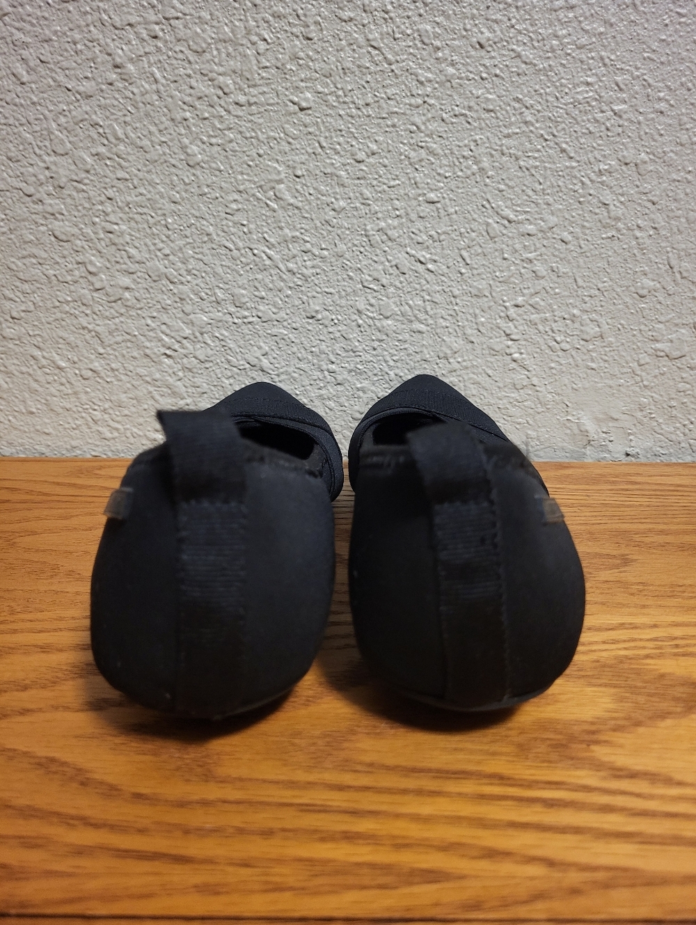 Anne Klein Black Ozzie Pointed Toe Flats Size 9M - Picture 7 of 10